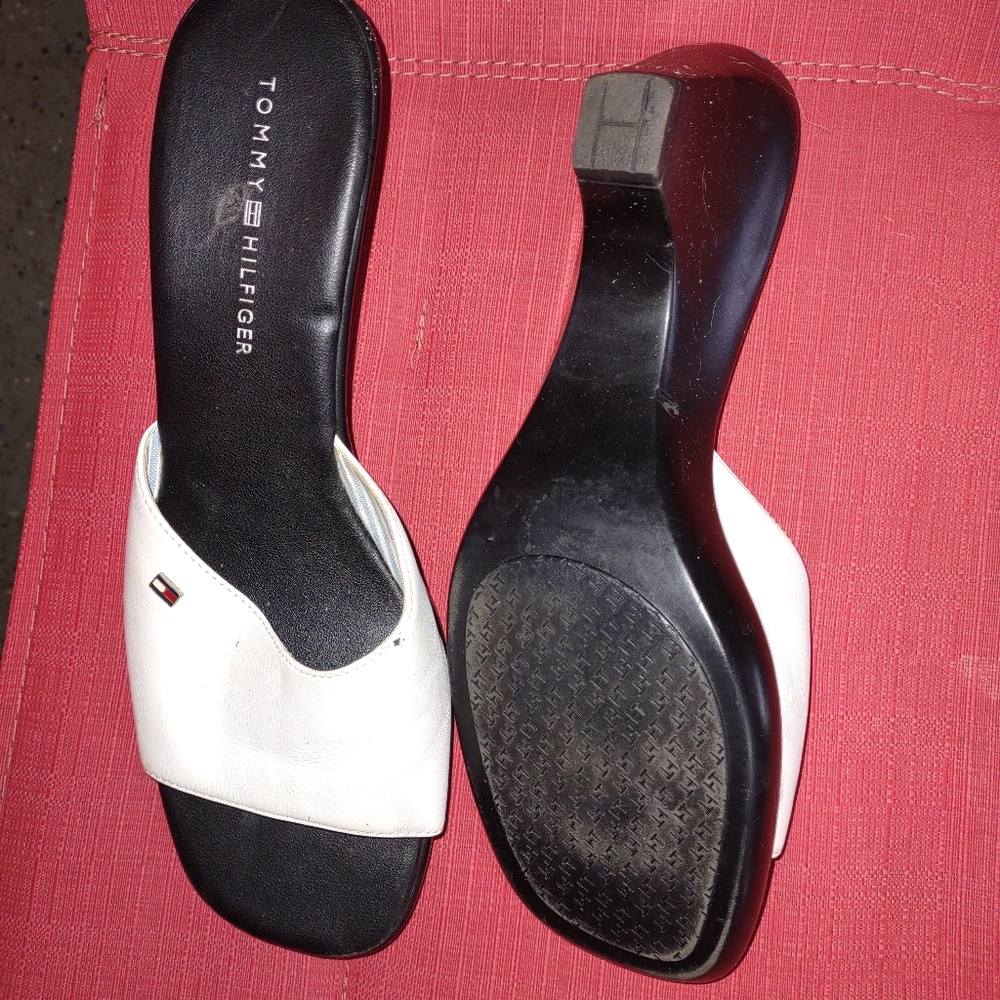Tommy Hilfiger Slide ons